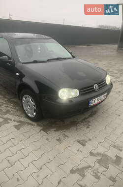 Хетчбек Volkswagen Golf 2001 в Летичіві