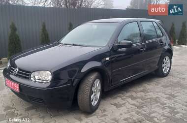 Хэтчбек Volkswagen Golf 2003 в Самборе