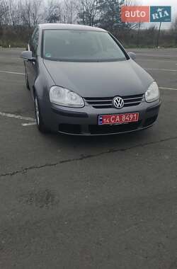 Хэтчбек Volkswagen Golf 2004 в Яворове