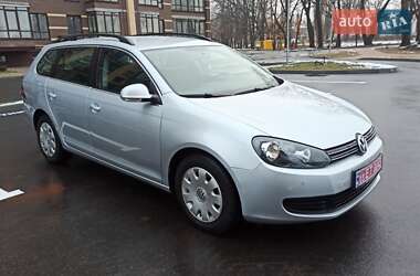 Универсал Volkswagen Golf 2010 в Чернигове