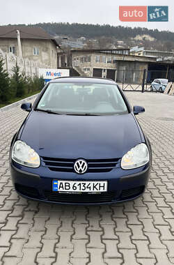 Хетчбек Volkswagen Golf 2004 в Могилів-Подільському