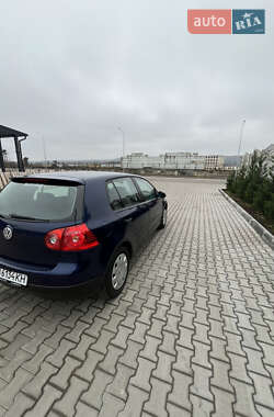 Хетчбек Volkswagen Golf 2004 в Могилів-Подільському