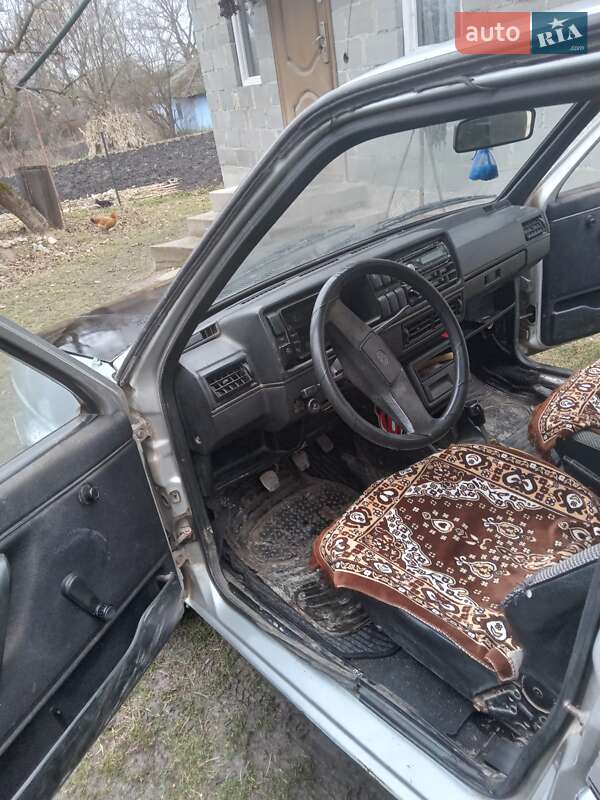 Хэтчбек Volkswagen Golf 1986 в Борщеве