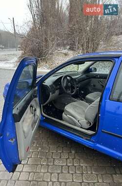 Універсал Volkswagen Golf 2001 в Харкові