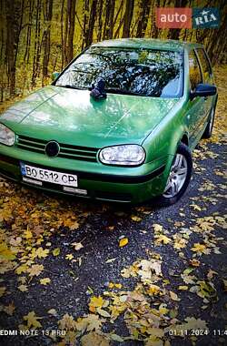 Хэтчбек Volkswagen Golf 2000 в Волочиске