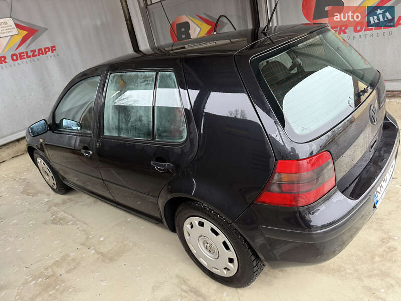 Хетчбек Volkswagen Golf 1998 в Києві