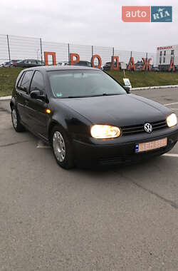 Хетчбек Volkswagen Golf 2003 в Львові