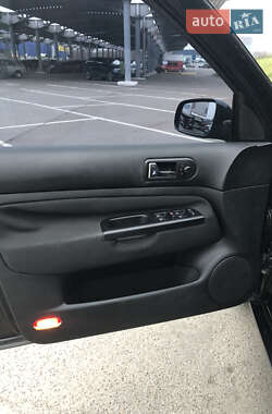 Хэтчбек Volkswagen Golf 2003 в 