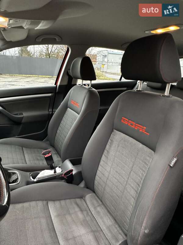 Хетчбек Volkswagen Golf 2006 в Сваляві