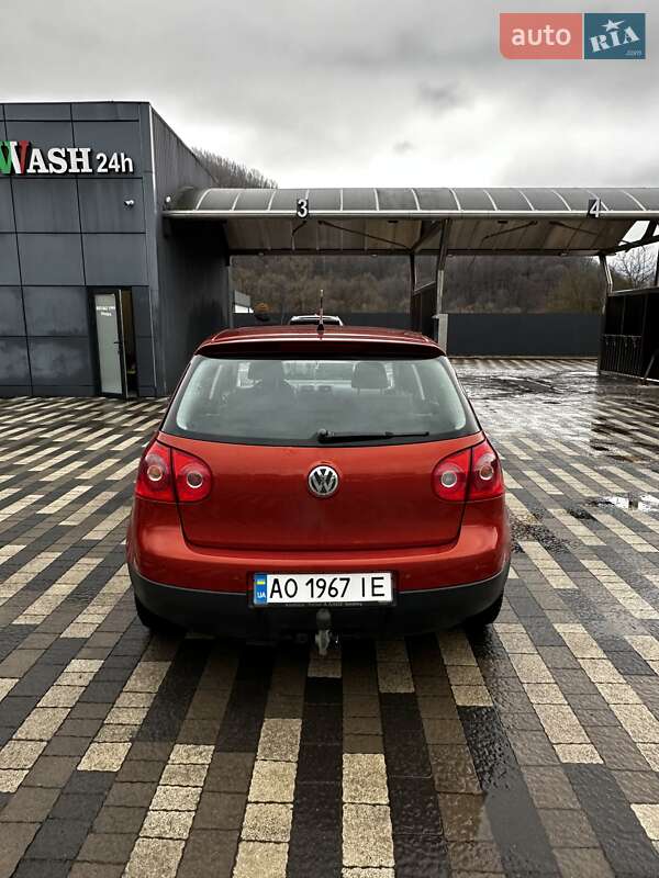 Хетчбек Volkswagen Golf 2006 в Сваляві