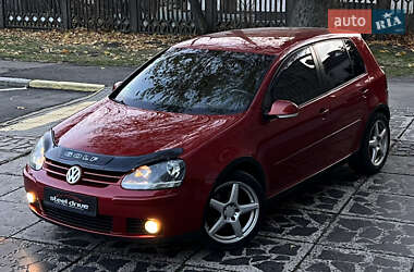 Хэтчбек Volkswagen Golf 2004 в Николаеве