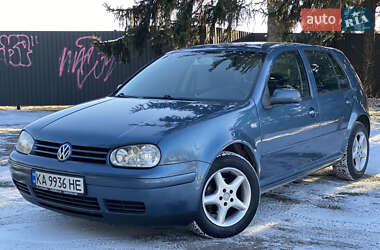 Хэтчбек Volkswagen Golf 2003 в Киеве