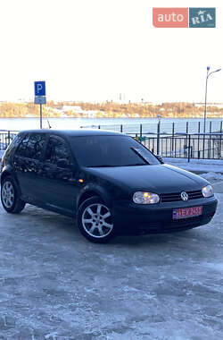 Хетчбек Volkswagen Golf 2002 в Тернополі