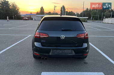 Хетчбек Volkswagen Golf 2014 в Києві