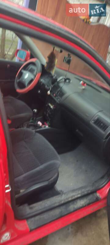 Хетчбек Volkswagen Golf 1998 в Ніжині