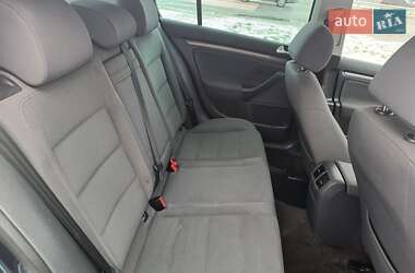 Хэтчбек Volkswagen Golf 2006 в Александрие