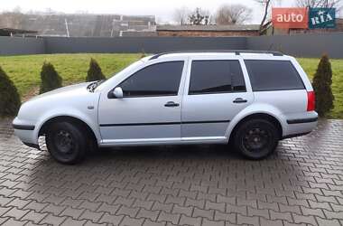 Універсал Volkswagen Golf 2001 в Чернівцях