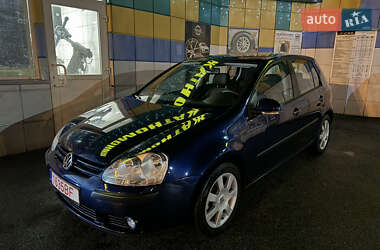 Хэтчбек Volkswagen Golf 2004 в Киеве