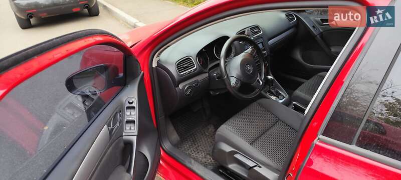 Хэтчбек Volkswagen Golf 2012 в Киеве
