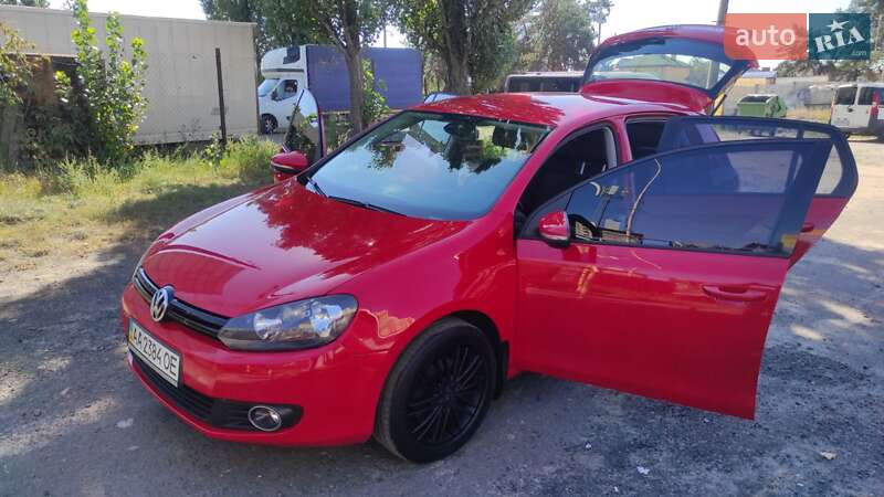 Хэтчбек Volkswagen Golf 2012 в Киеве