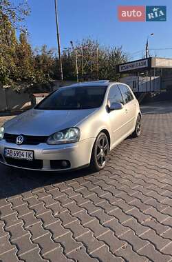 Хэтчбек Volkswagen Golf 2004 в Виннице