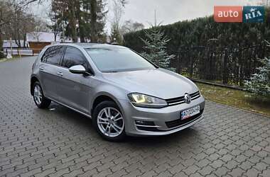 Хэтчбек Volkswagen Golf 2013 в Сваляве