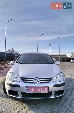 Хетчбек Volkswagen Golf 2005 в Луцьку