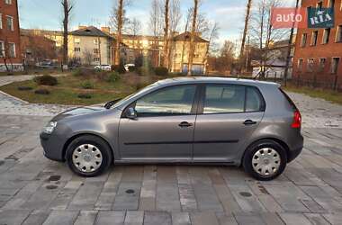Хетчбек Volkswagen Golf 2005 в 