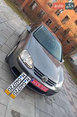 Хетчбек Volkswagen Golf 2005 в 