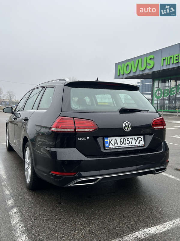 Універсал Volkswagen Golf 2020 в Києві