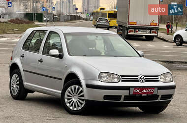 Хэтчбек Volkswagen Golf 2003 в Киеве