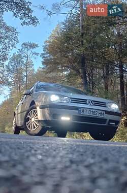 Універсал Volkswagen Golf 2003 в Івано-Франківську