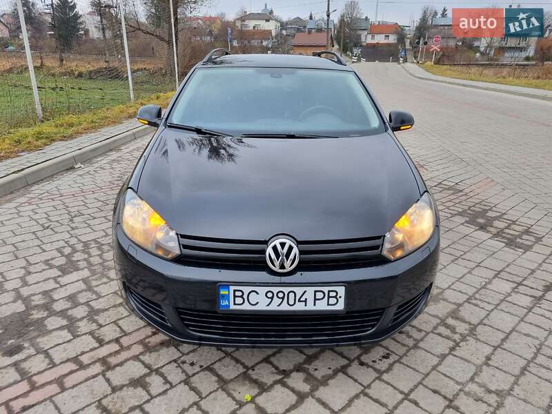 Универсал Volkswagen Golf 2010 в 
