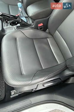 Хэтчбек Volkswagen Golf 2015 в 