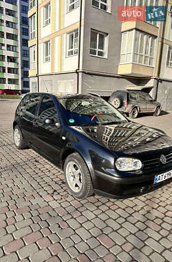 Хэтчбек Volkswagen Golf 1999 в 