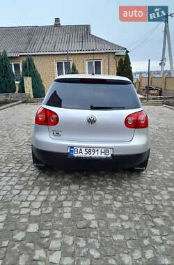 Хетчбек Volkswagen Golf 2005 в Первомайську