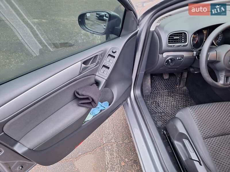 Хетчбек Volkswagen Golf 2011 в Миколаєві