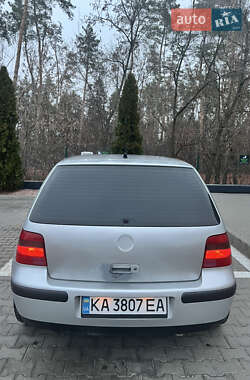 Хетчбек Volkswagen Golf 2000 в Києві