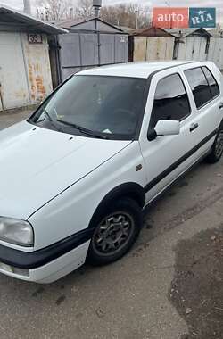 Хэтчбек Volkswagen Golf 1998 в Киеве