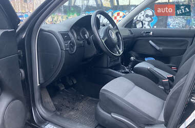 Хетчбек Volkswagen Golf 2003 в Києві