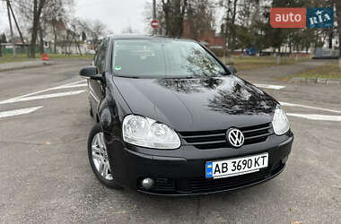 Хетчбек Volkswagen Golf 2006 в Вінниці