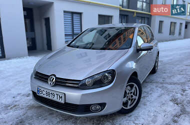 Хэтчбек Volkswagen Golf 2010 в Львове