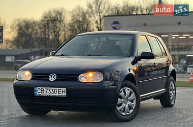 Хетчбек Volkswagen Golf 2001 в Чернівцях