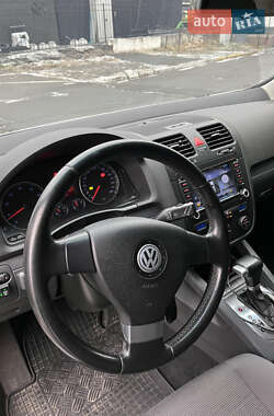 Хетчбек Volkswagen Golf 2008 в Києві