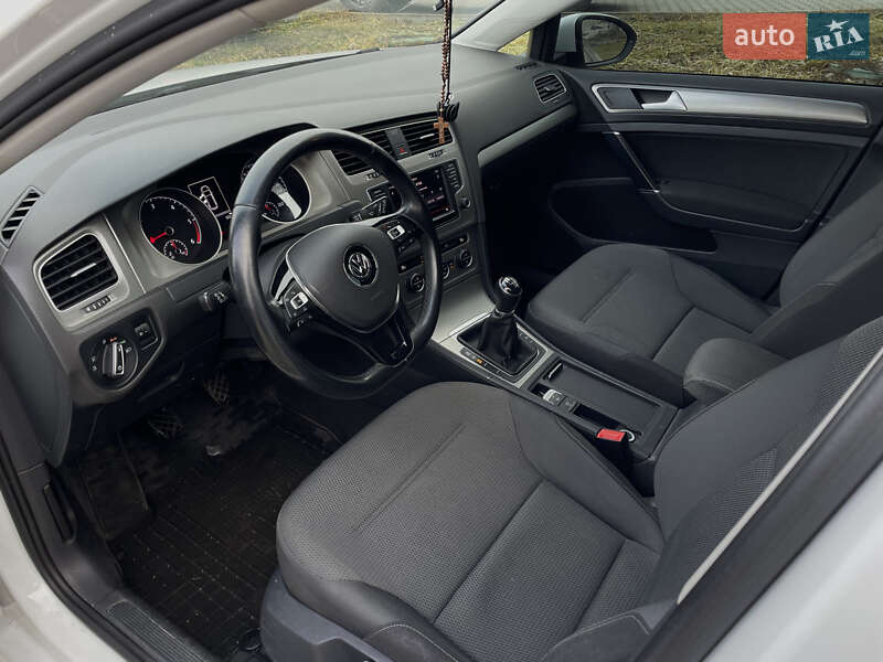 Универсал Volkswagen Golf 2016 в Львове
