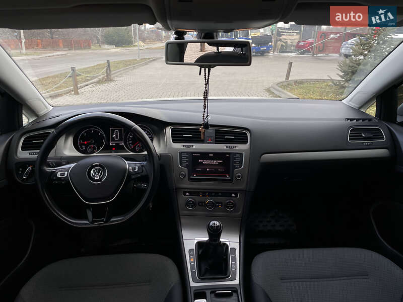 Универсал Volkswagen Golf 2016 в Львове