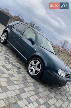 Хетчбек Volkswagen Golf 2003 в Рівному