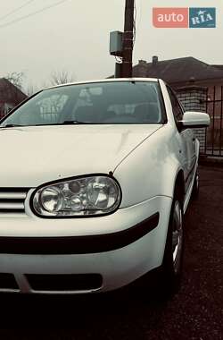 Хэтчбек Volkswagen Golf 2002 в 