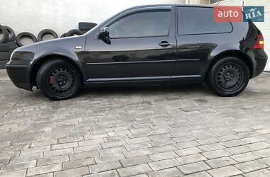 Хэтчбек Volkswagen Golf 2001 в 