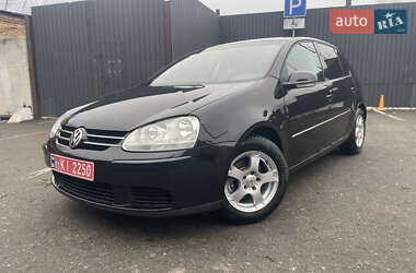 Хетчбек Volkswagen Golf 2005 в Києві